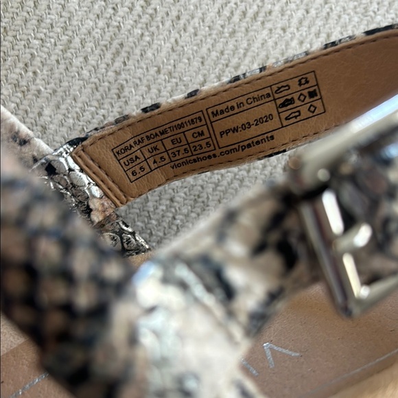 Vionic Sandals - Picture 6 of 9